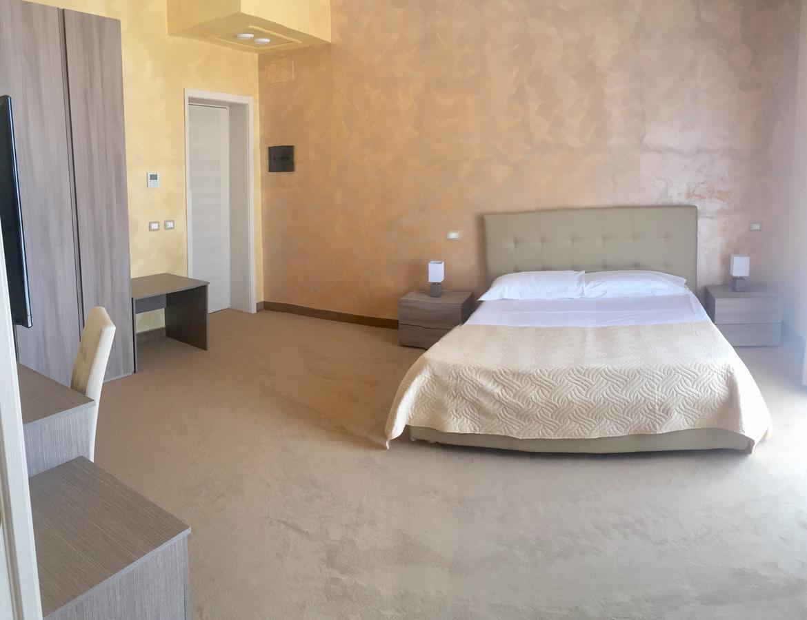 Hotel Riviera Palace Porto Empedocle Dış mekan fotoğraf