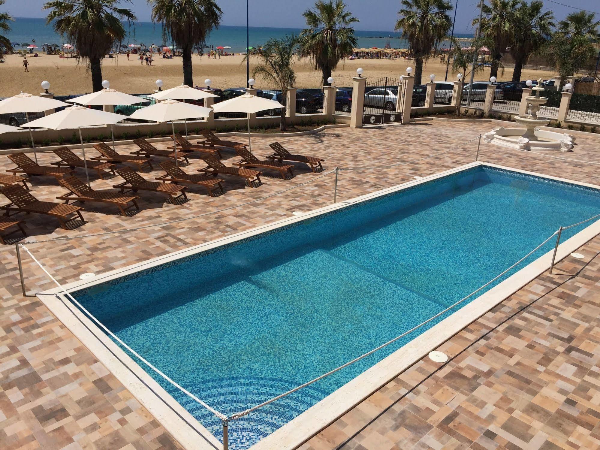 Hotel Riviera Palace Porto Empedocle Dış mekan fotoğraf