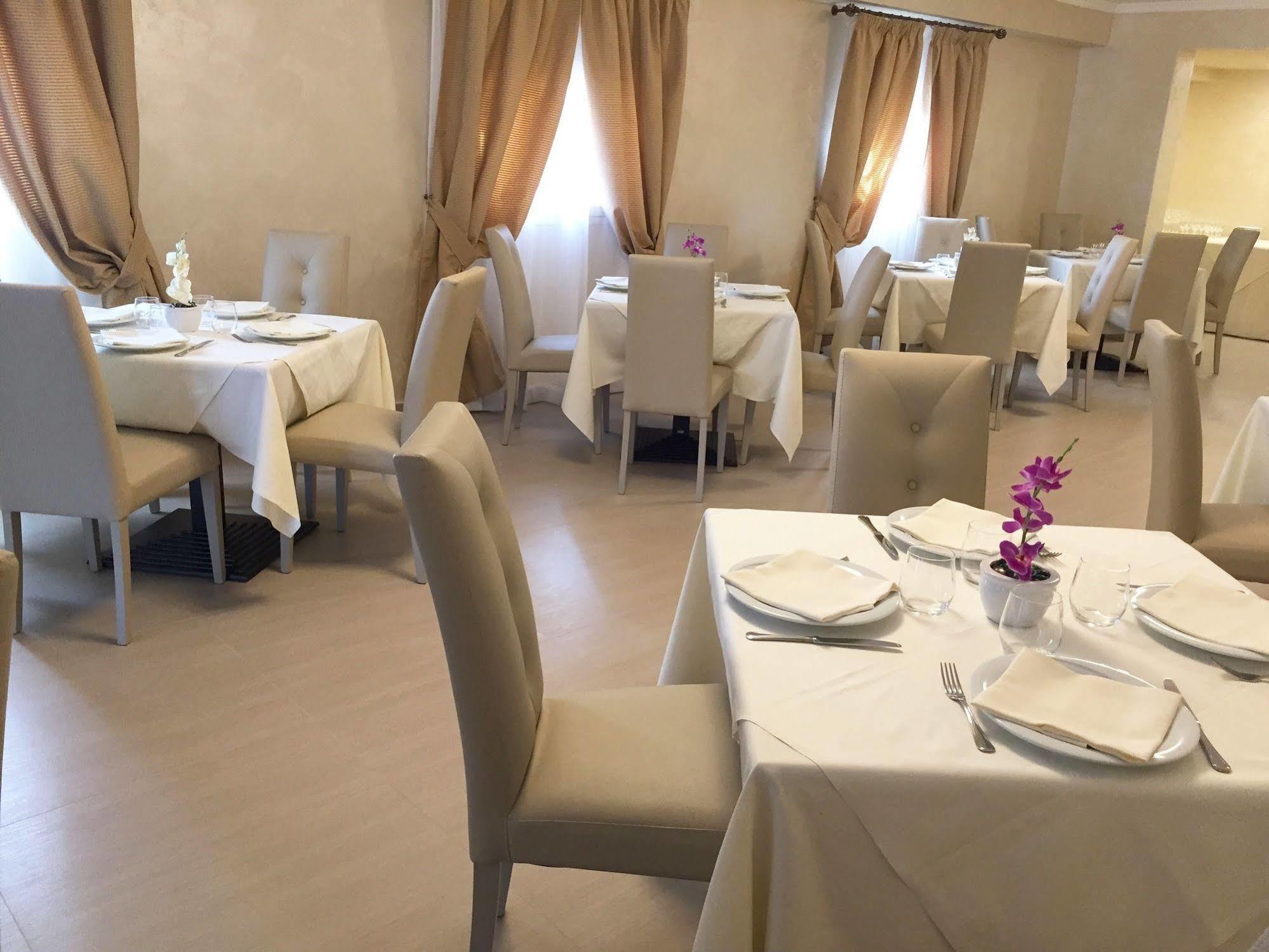 Hotel Riviera Palace Porto Empedocle Dış mekan fotoğraf