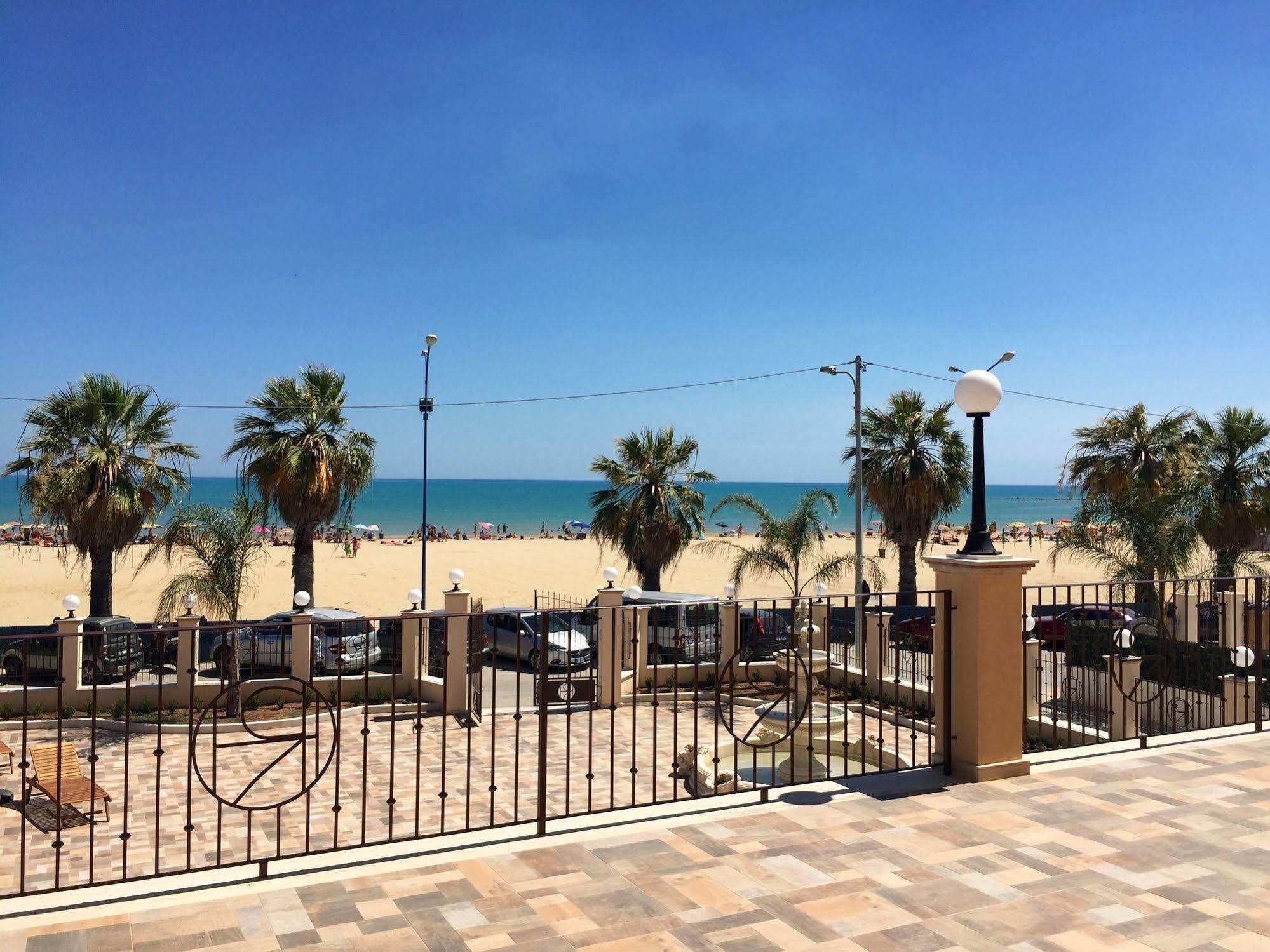 Hotel Riviera Palace Porto Empedocle Dış mekan fotoğraf